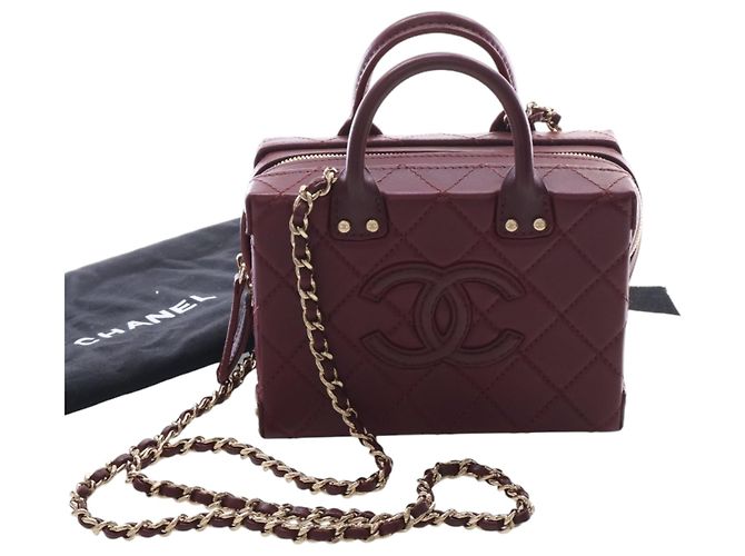 Vanity Necessaire Chanel Convertible com Alça de Mão em Pele de Vitelo Matelassada Small CC Vermelho Bordeaux - vista 15