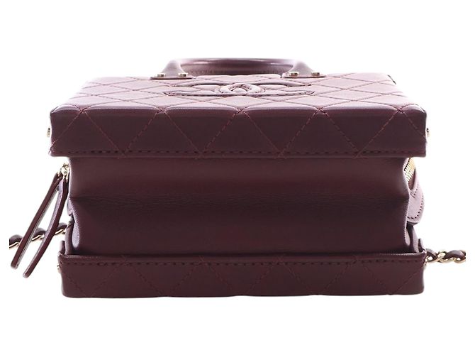 Vanity Necessaire Chanel Convertible com Alça de Mão em Pele de Vitelo Matelassada Small CC Vermelho Bordeaux - vista 5