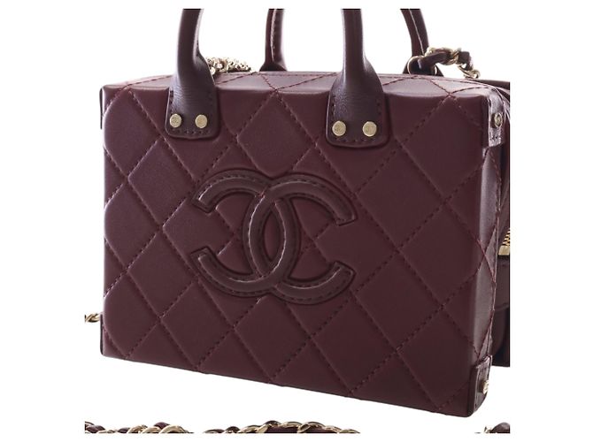 Vanity Necessaire Chanel Convertible com Alça de Mão em Pele de Vitelo Matelassada Small CC Vermelho Bordeaux - vista 7
