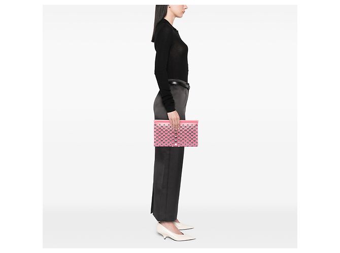 Clutch Miu Miu em napa rosa com detalhes de cristais e ilhoses - vista 6
