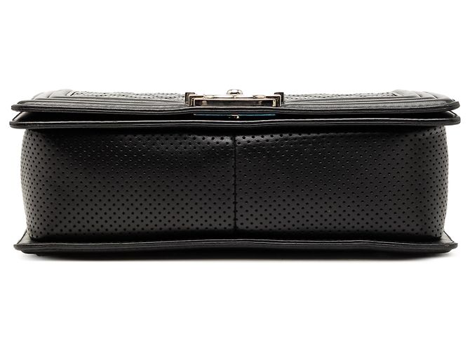 Chanel Black Old Medium Quilted Perforated Lambskin Boy Flap Nero - vista 3