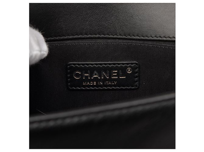 Chanel Black Old Medium Quilted Perforated Lambskin Boy Flap Nero - vista 5