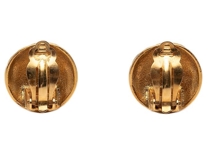 Orecchini a clip rotondi Chanel Gold CC placcati oro trapuntati D'oro - vista 2