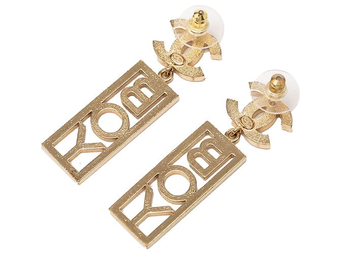 Orecchini Chanel Boy Swing Push Back in ottone Gold CC Strass D'oro - vista 2
