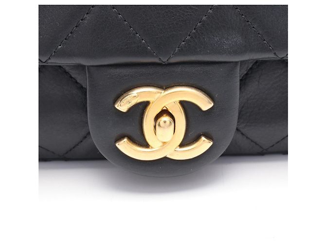 Borsa a tracolla Chanel Matelassé in pelle nera Nero - vista 9