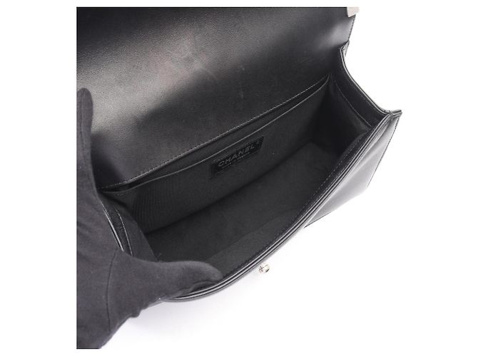 Borsa a tracolla Chanel Boy V-Stitch Nero - vista 3