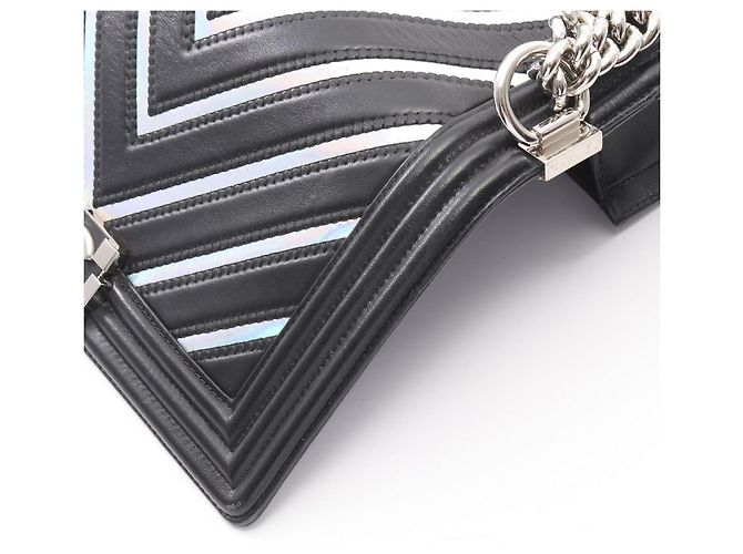 Borsa a tracolla Chanel Boy V-Stitch Nero - vista 9