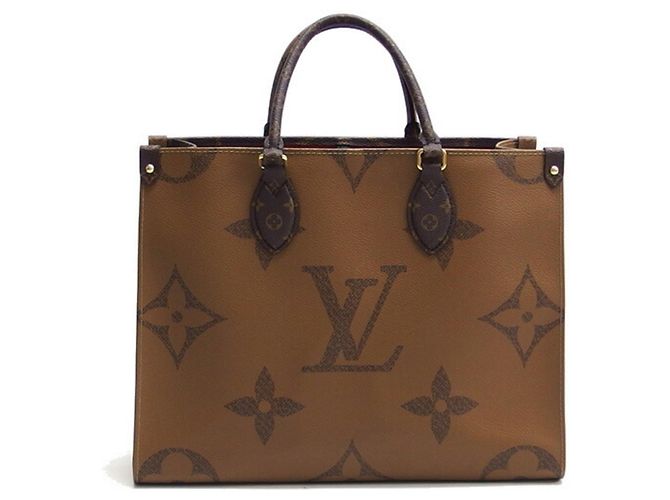 Louis Vuitton Monogram Giant Reverse OnTheGo MM Marrone Marrone scuro - vista 2