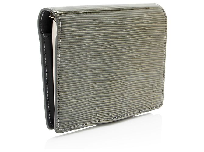 Louis Vuitton Vintage Cyber Epi Leather Millennium Day Meets Night Small Agenda Verde - vista 2