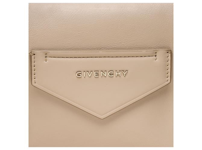 Borsa Givenchy Calfskin Soft Antigona Medium Marrone Beige - vista 9