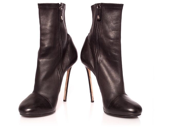 Dsquared2, Knöchelstiefel aus weichem Stretch-Leder in Schwarz. - Ansicht 4