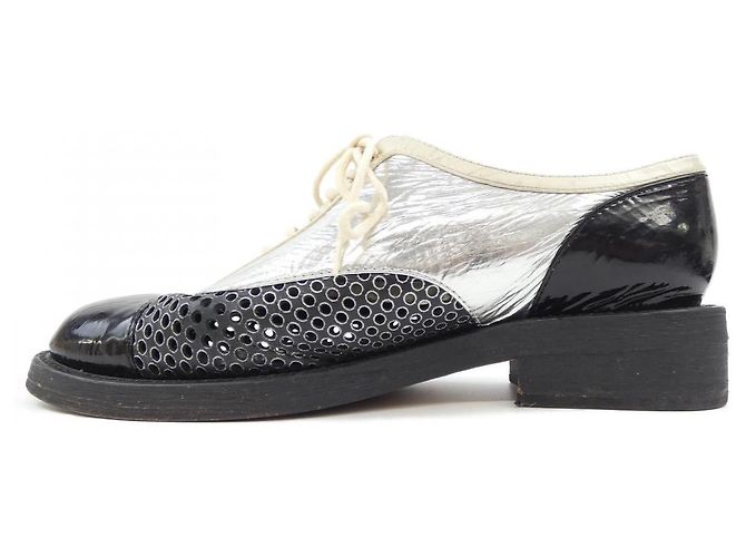 Mocassini in pelle Chanel Nero Argento - vista 2
