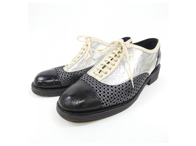 Mocassini in pelle Chanel Nero Argento - vista 3