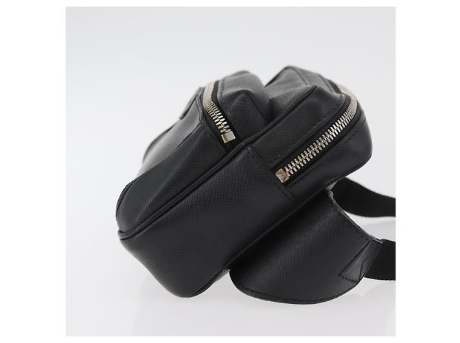 Bumbag Borsa a tracolla Louis Vuitton Outdoor Monogram Taigarama Marrone - vista 3
