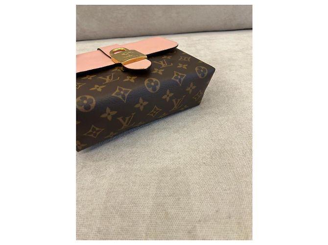 Louis Vuitton Locky BB Monogram Canvas Rose Poudre Multicolore - vista 4