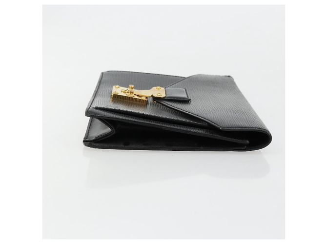 LOUIS VUITTON Epi Serie Dragonne Clutch Bag Black Noir M52612 LV Auth BA12736 Nero - vista 3