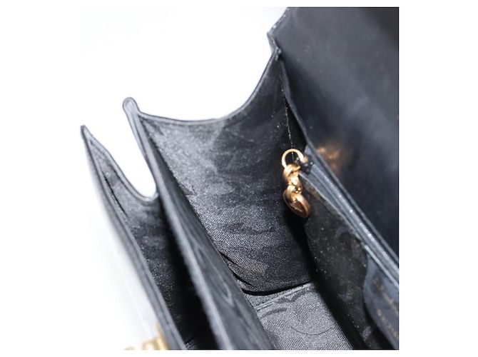 Borsa a mano Salvatore Ferragamo Gancini in pelle nera e oro Auth 181150 Nero D'oro - vista 20