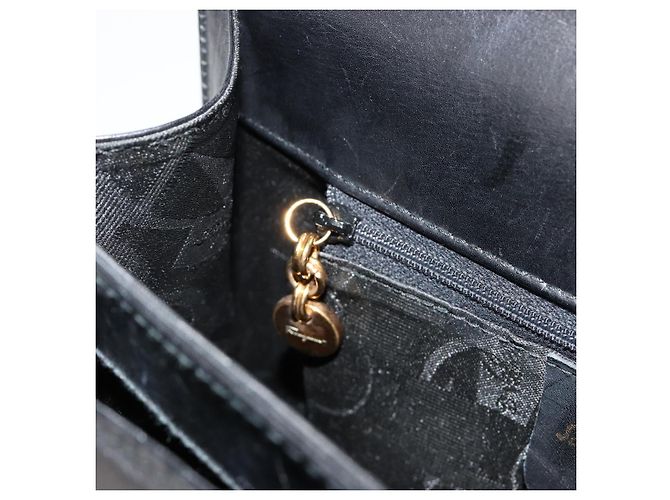 Borsa a mano Salvatore Ferragamo Gancini in pelle nera e oro Auth 181150 Nero D'oro - vista 21