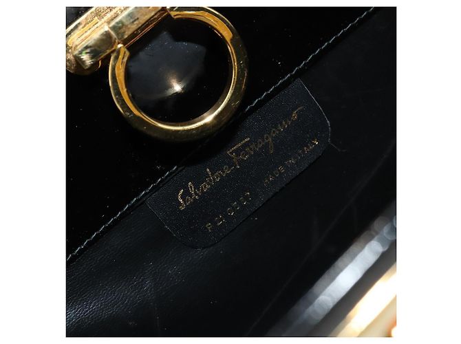 Salvatore Ferragamo Gancini Chain Bag Pelle vernice Nero Oro Auth bs35209 D'oro - vista 12