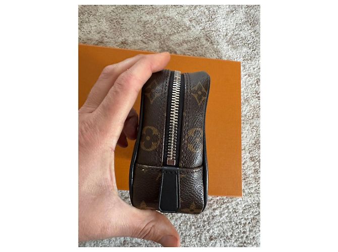 Organizer Louis Vuitton Beauty Case Monogram 26 Marrone Monogramma - vista 3
