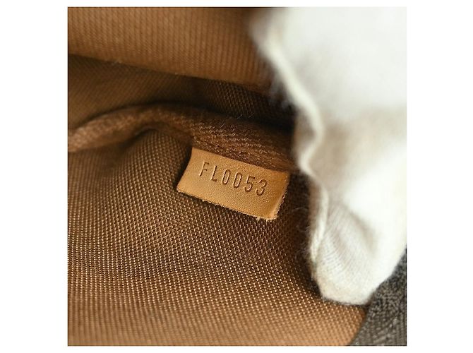 Louis Vuitton Mini pochette accessoires Canvas Mini Brown - view 5