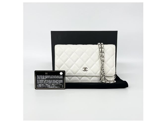 Chanel Chain CC Wallet on Chain Quilted Caviar medium Blanco - vista 2
