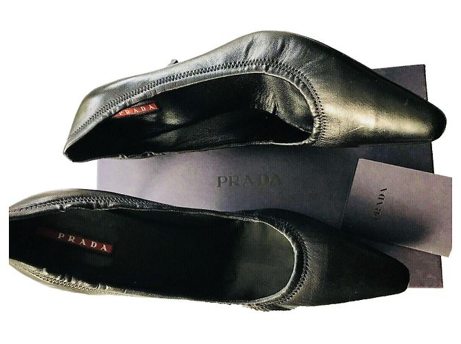 Décolleté a punta in pelle nera Prada Nero - vista 3