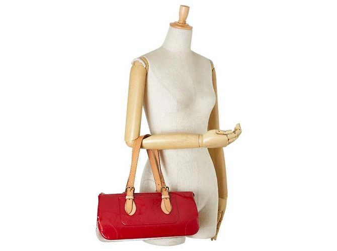 Borsa a tracolla Louis Vuitton Rosewood Avenue Monogram Vernis Rosso - vista 13