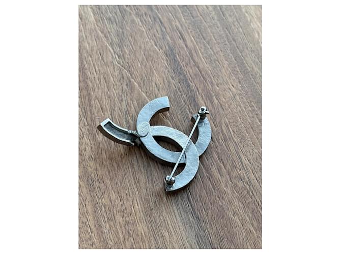 Spilla Logo CC Chanel Argento - vista 3