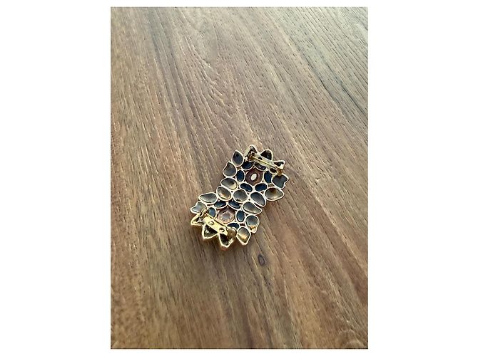 Chanel Blumenbrosche aus goldfarbenem Metall und Harz Braun Schwarz Gold hardware - Ansicht 4