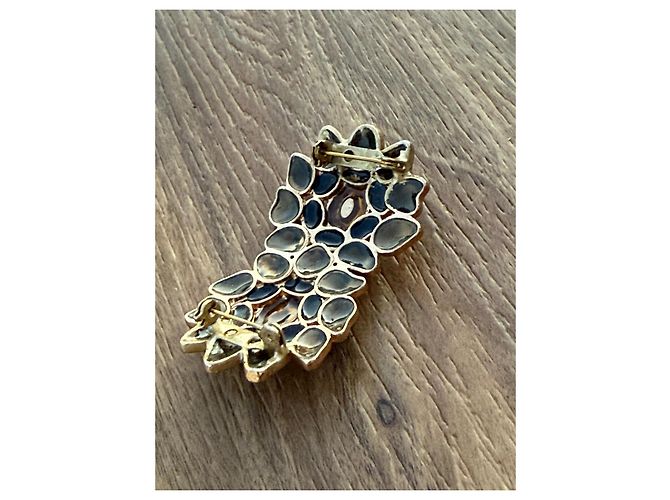 Chanel Blumenbrosche aus goldfarbenem Metall und Harz Braun Schwarz Gold hardware - Ansicht 5