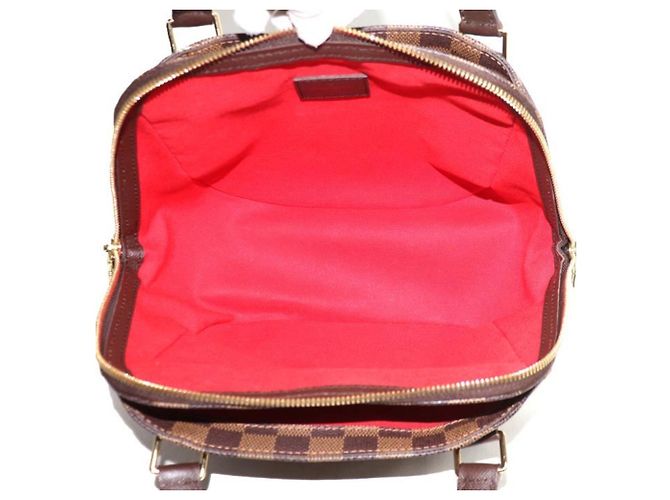 Bolsa Louis Vuitton Belem PM Dourado - vista 4
