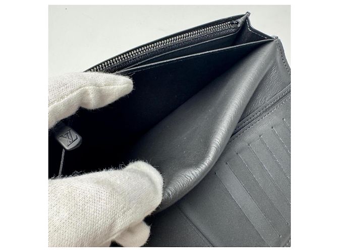 Louis Vuitton Monogram Shadow Portefeuille Brazza Nero - vista 6