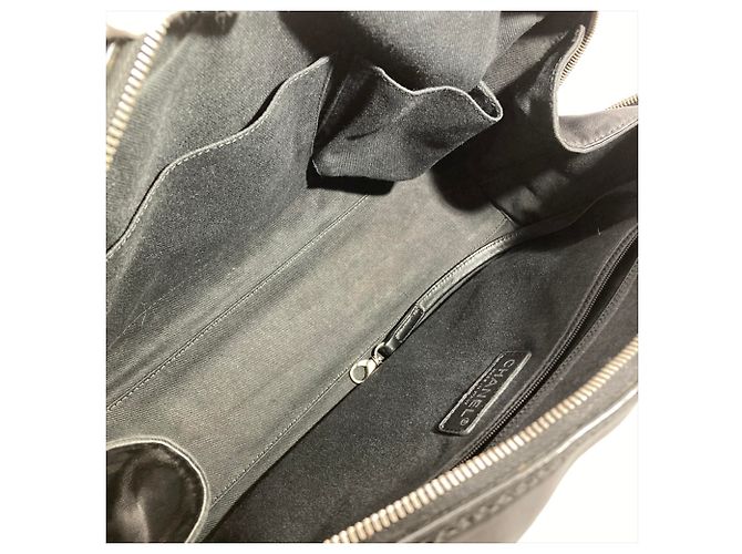 Sac à main Chanel Wild Stitch en noir - vue 11