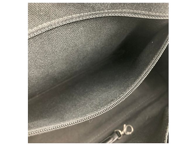 Sac à main Chanel Wild Stitch en noir - vue 13