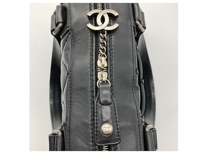 Sac à main Chanel Wild Stitch en noir - vue 4