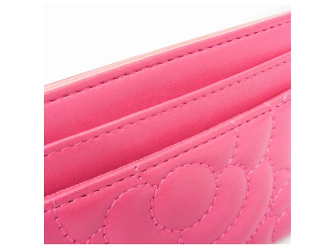 Tarjetero de piel Camellia de Chanel en rosa - vista 10