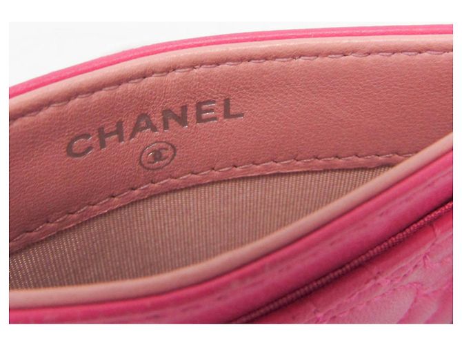 Tarjetero de piel Camellia de Chanel en rosa - vista 11