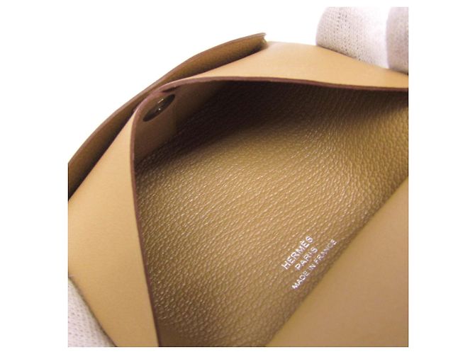 Hermès Tarjetero de piel Swift estampada Hermes Calvi Duo Multicolor Marrón claro - vista 8