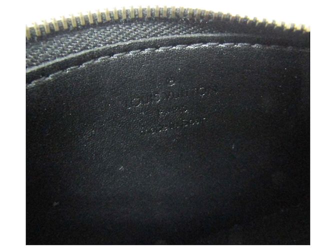 Louis Vuitton Suhali Key Pouch M91824 Negro - vista 13