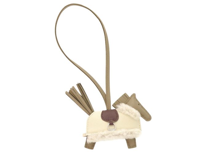 Hermès Charm per borsa Hermes Robeo Plush PM Beige - vista 3