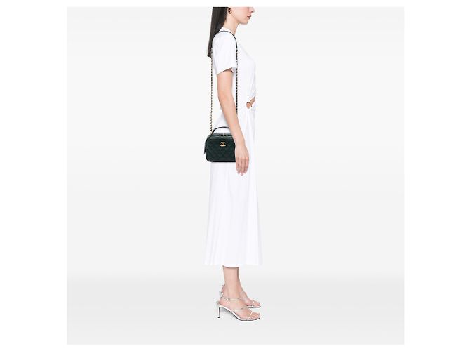Vanity Beauty Case Chanel Green Small CC Quilted Calfskin Top Handle con Catena Verde Verde scuro - vista 6