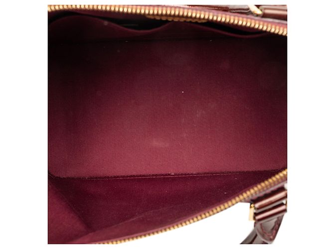 Louis Vuitton Alma PM Monogram Vernis rojo Roja Burdeos - vista 4