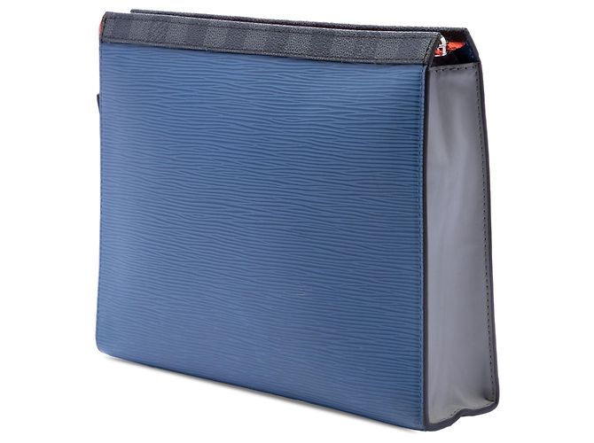 Louis Vuitton Pochette Voyage MM Epi blu - vista 2