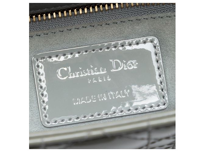 Lady Dior Cannage in vernice grigio Small Marrone - vista 5