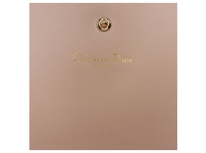 Portafoglio Diorama On Chain in vernice beige di Dior - vista 5