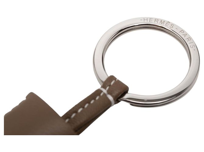 Ring Portachiavi Carmen in agnello Milo marrone Hermès Taupe - vista 3