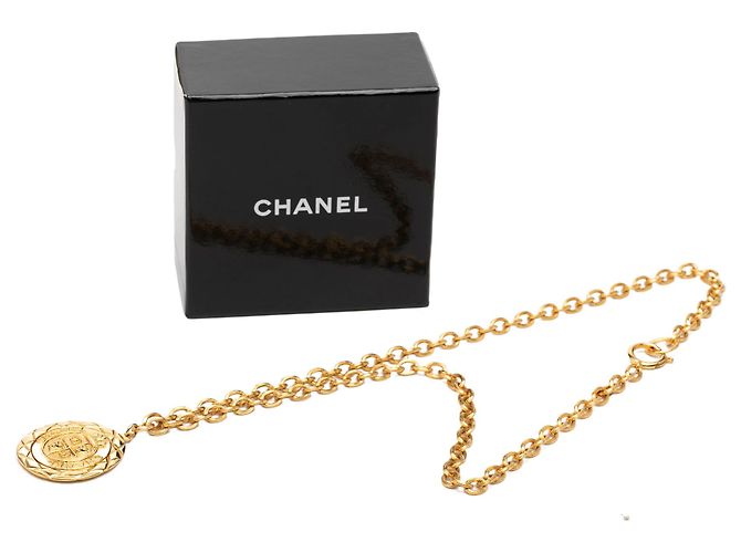 Collana con pendente Chanel Gold CC Medaglione Lion Crest placcato oro - vista 7