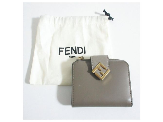 Fendi FF Diamond Klapperbrieftasche Beige - Ansicht 9