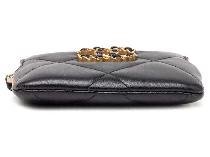 Monedero y tarjetero Chanel 19 Coco Mark Matelassé Zip Negro - vista 3